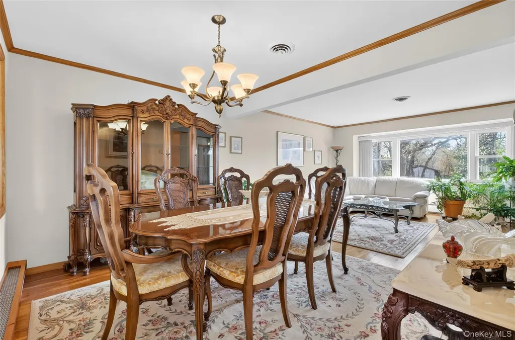 141 Cold Spring Road Syosset NY 11791