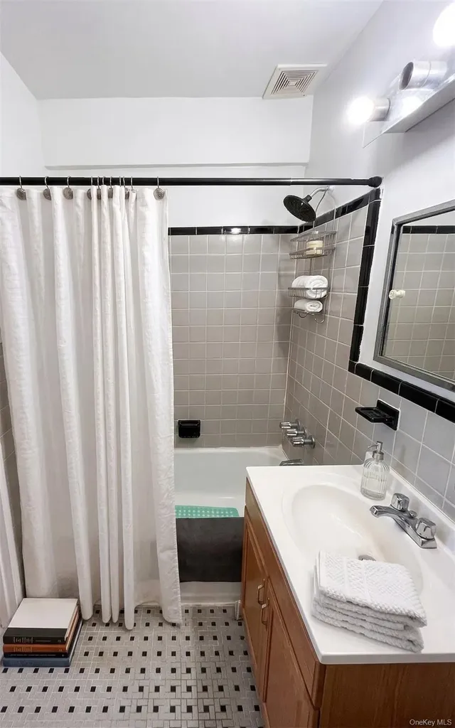 310 Beverley Road Brooklyn NY 11218
