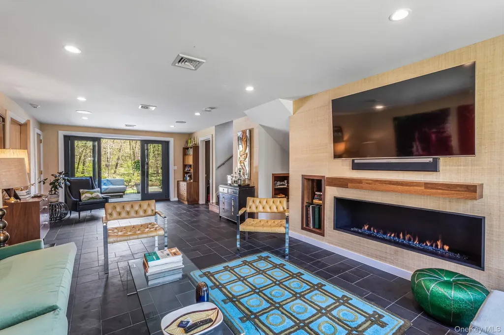 68 Brookside Drive Manhasset NY 11030