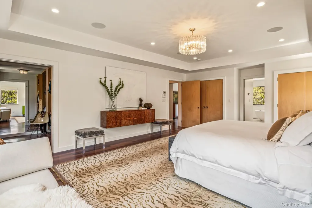 68 Brookside Drive Manhasset NY 11030