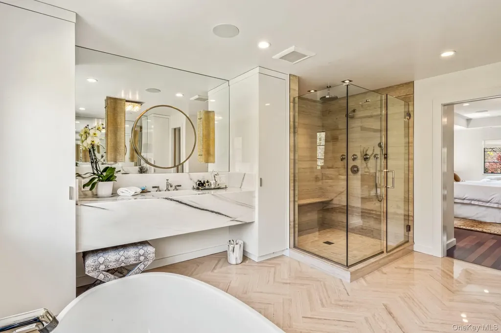 68 Brookside Drive Manhasset NY 11030