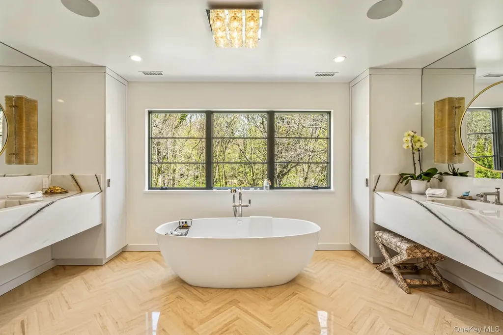 68 Brookside Drive Manhasset NY 11030