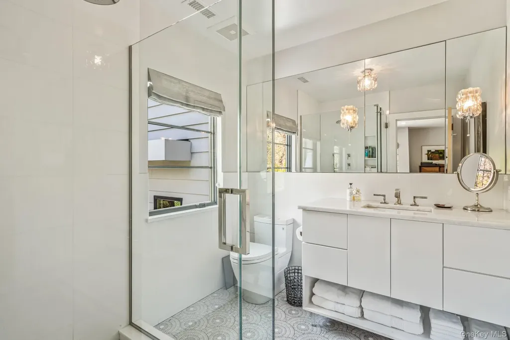 68 Brookside Drive Manhasset NY 11030