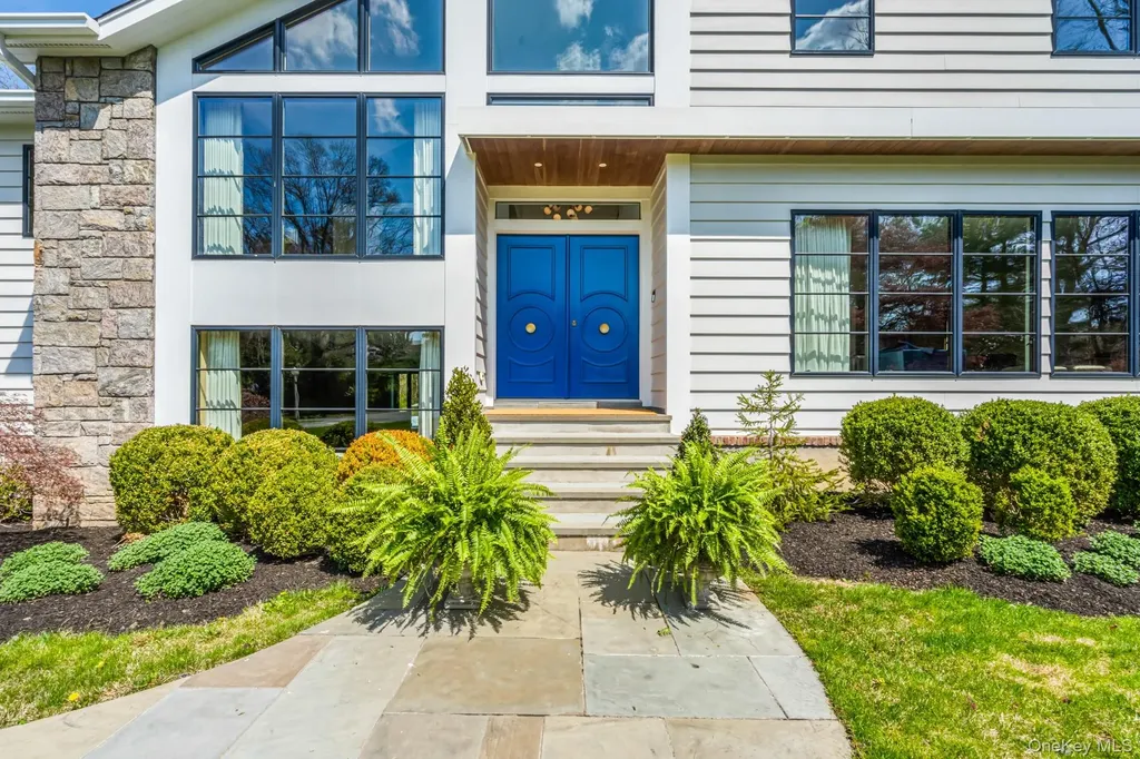 68 Brookside Drive Manhasset NY 11030