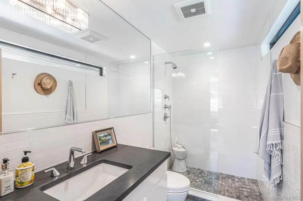 68 Brookside Drive Manhasset NY 11030