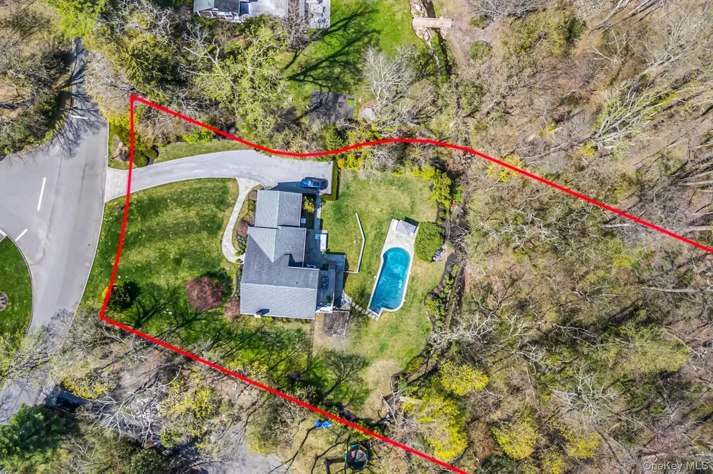 68 Brookside Drive Manhasset NY 11030