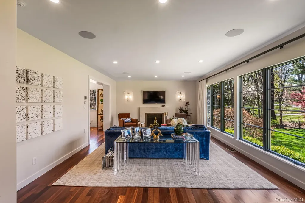 68 Brookside Drive Manhasset NY 11030