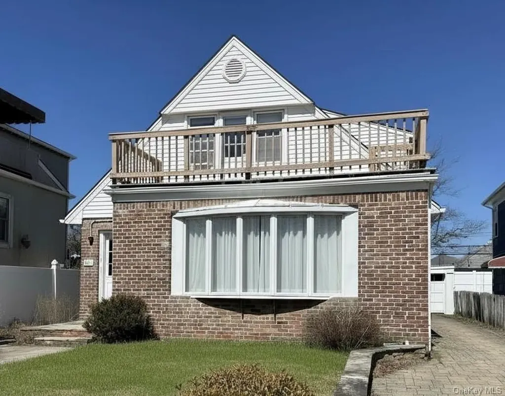 525 E Olive Street Long Beach NY 11561