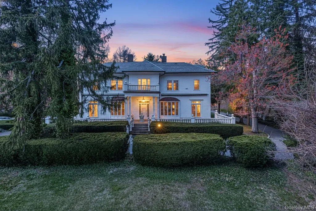 365 E Shore Road Kings Point NY 11023