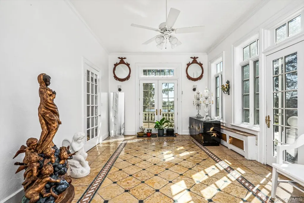 365 E Shore Road Kings Point NY 11023