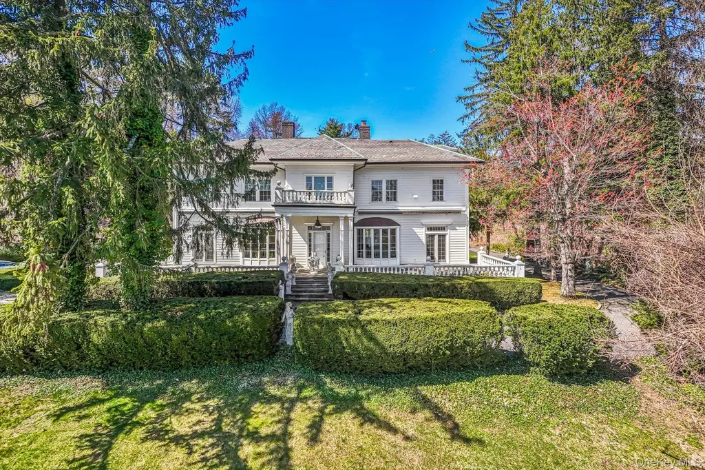 365 E Shore Road Kings Point NY 11023