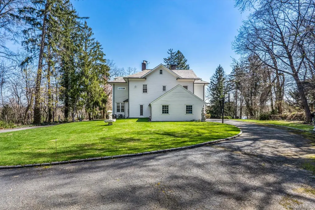 365 E Shore Road Kings Point NY 11023