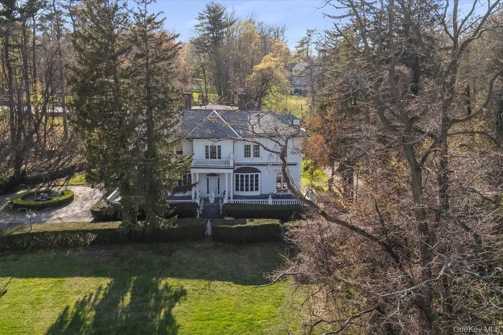 365 E Shore Road Kings Point NY 11023