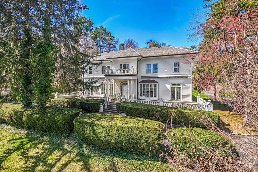 365 E Shore Road Kings Point NY 11023