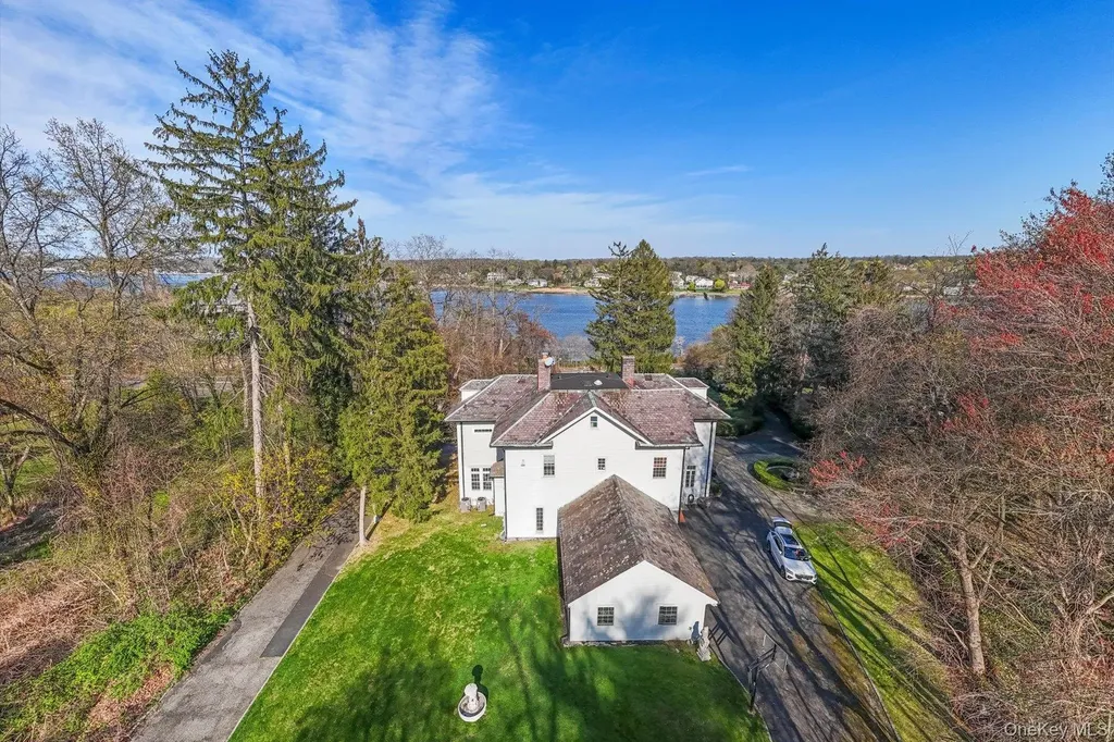 365 E Shore Road Kings Point NY 11023