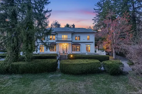 365 E Shore Road Kings Point NY 11023