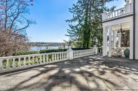 365 E Shore Road Kings Point NY 11023