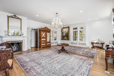 365 E Shore Road Kings Point NY 11023
