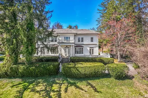 365 E Shore Road Kings Point NY 11023