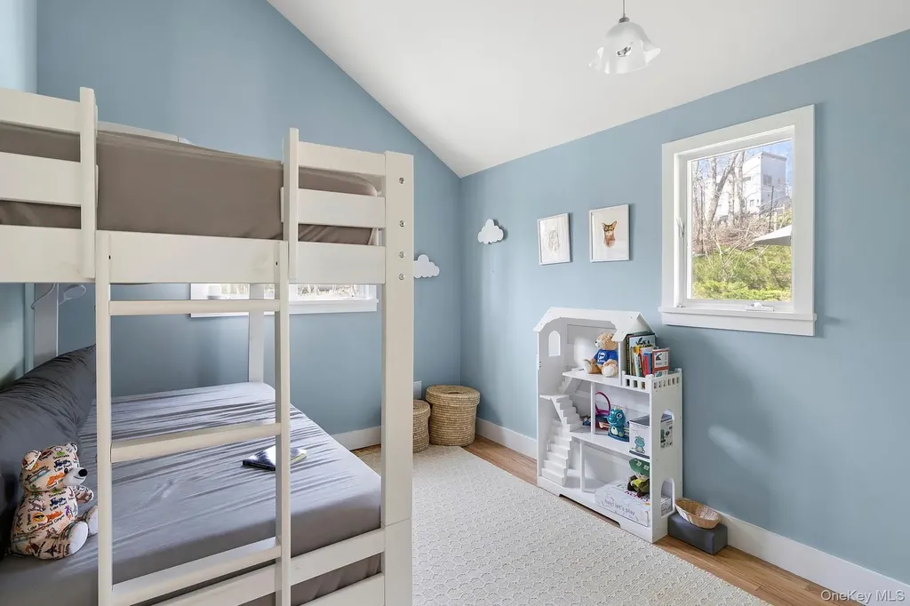 33 Peters Path East Hampton NY 11937