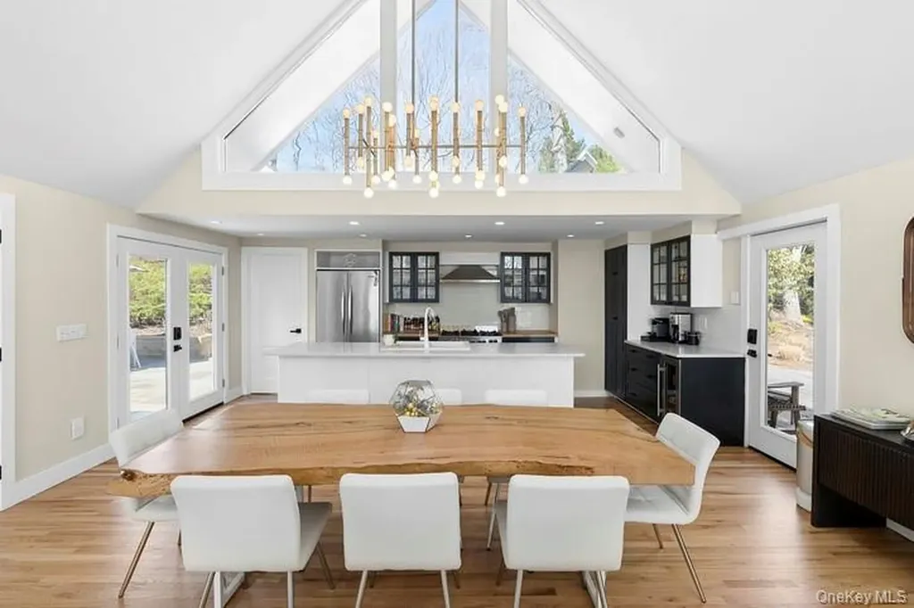 33 Peters Path East Hampton NY 11937