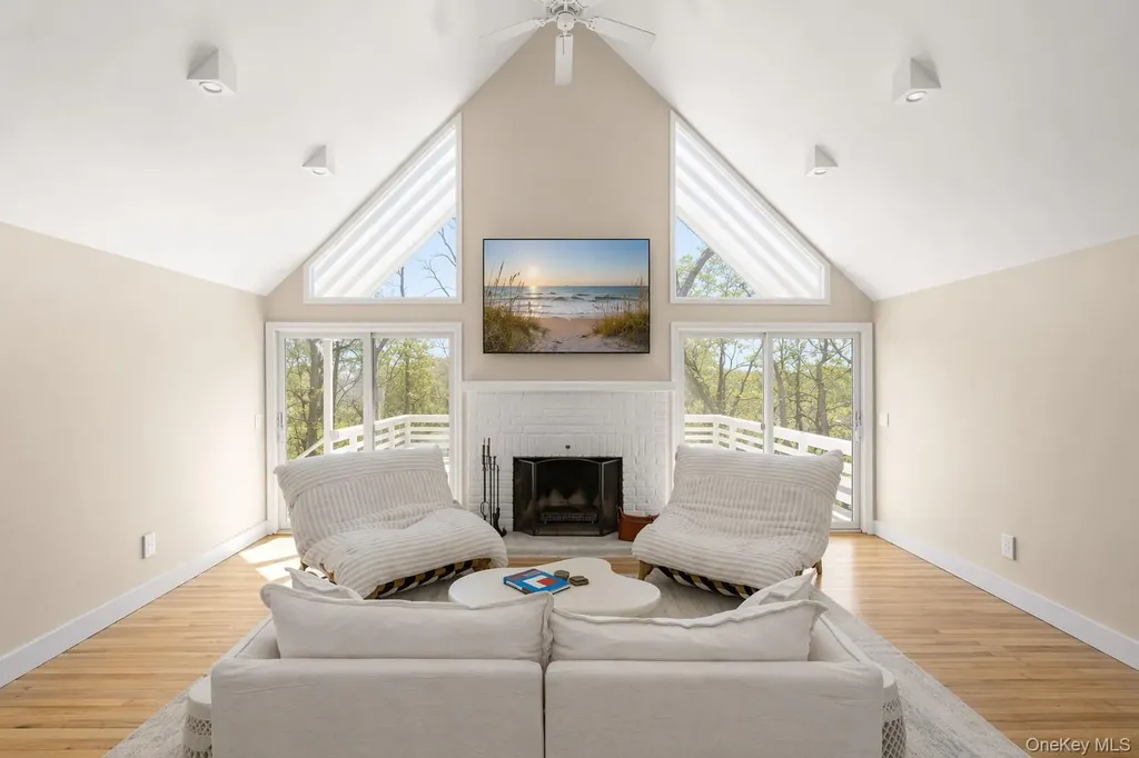 33 Peters Path East Hampton NY 11937