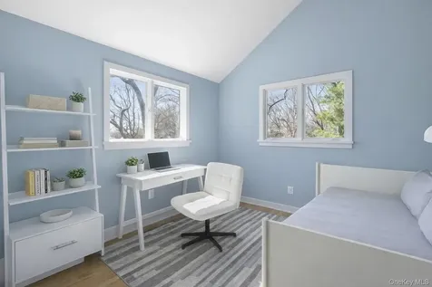 33 Peters Path East Hampton NY 11937