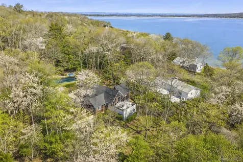 33 Peters Path East Hampton NY 11937