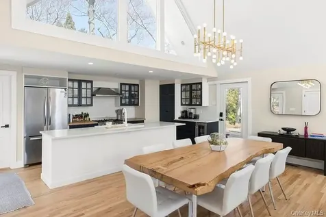 33 Peters Path East Hampton NY 11937