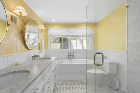 33 Peters Path East Hampton NY 11937