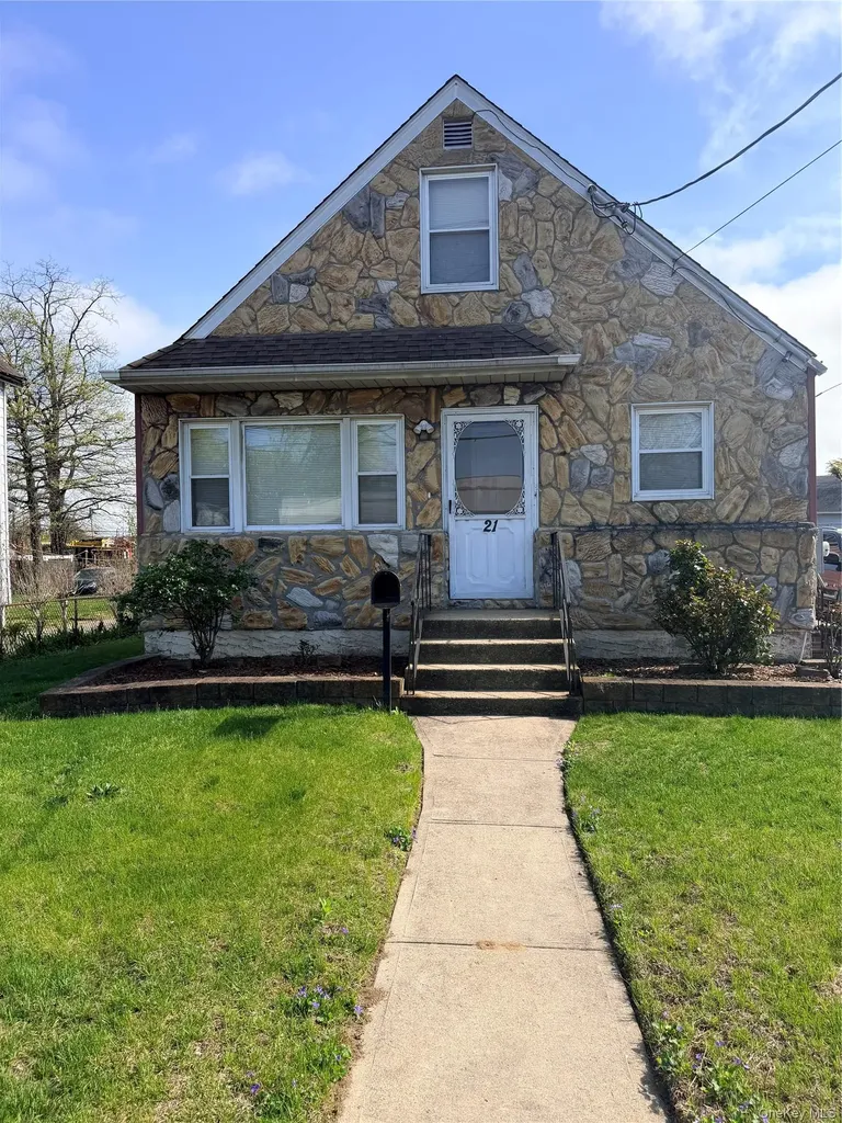 21 W Centennial Avenue Roosevelt NY 11575