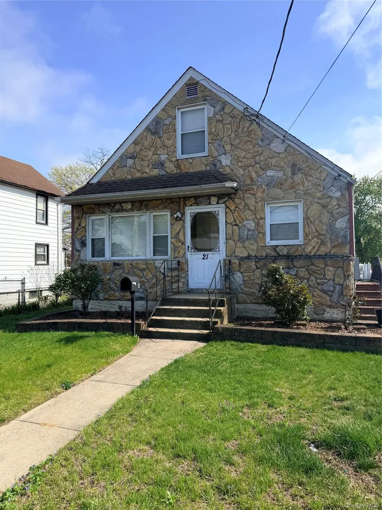 21 W Centennial Avenue Roosevelt NY 11575
