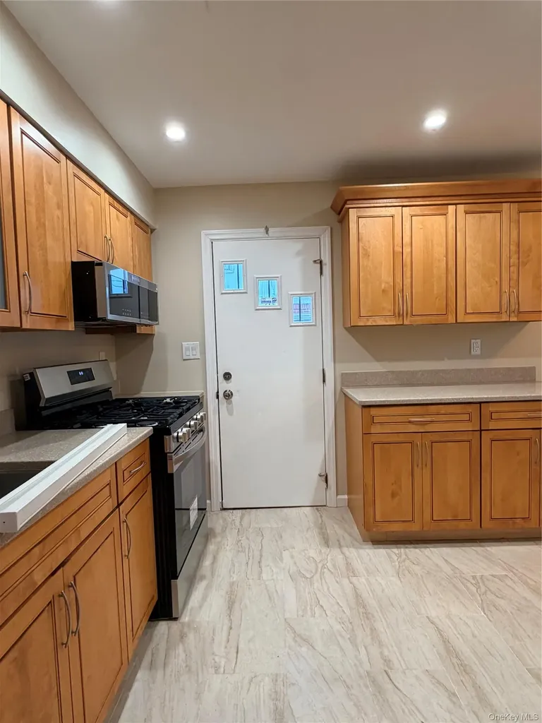 21 W Centennial Avenue Roosevelt NY 11575