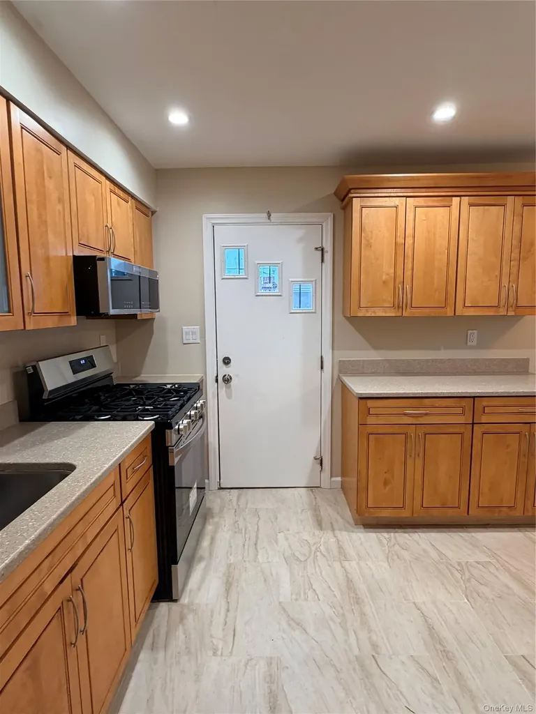 21 W Centennial Avenue Roosevelt NY 11575