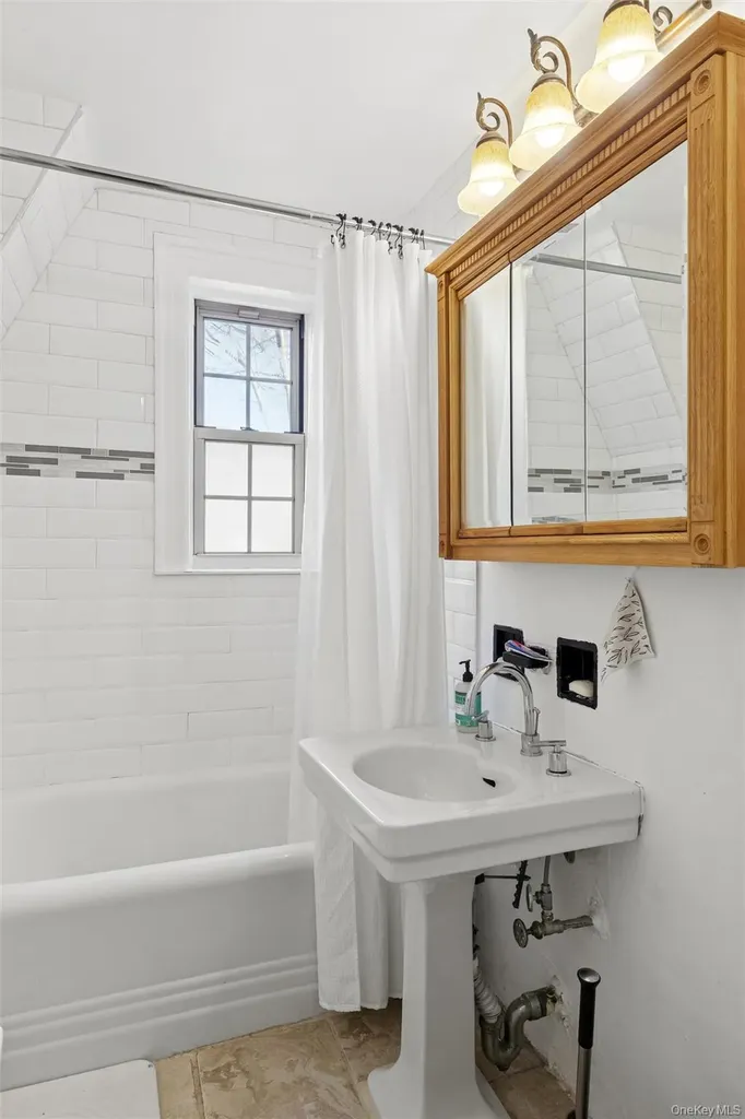 150 Burns Street Forest Hills NY 11375