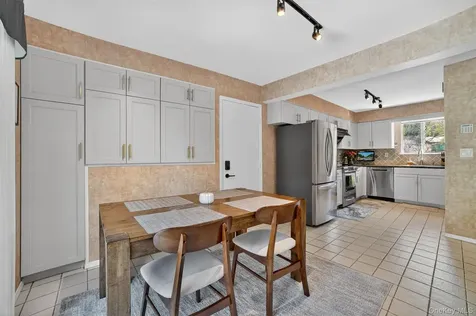 300 Chestnut Court Yorktown Heights NY 10598