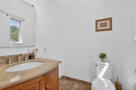 300 Chestnut Court Yorktown Heights NY 10598