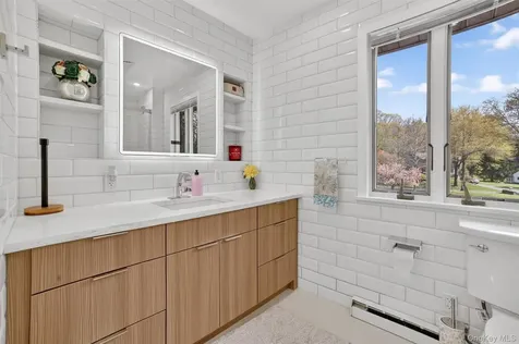 300 Chestnut Court Yorktown Heights NY 10598