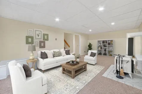 300 Chestnut Court Yorktown Heights NY 10598