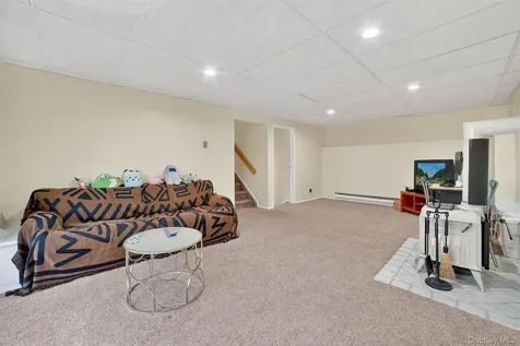 300 Chestnut Court Yorktown Heights NY 10598