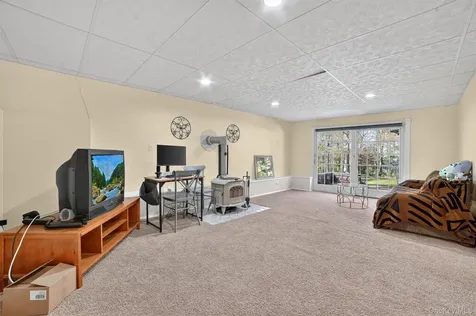 300 Chestnut Court Yorktown Heights NY 10598