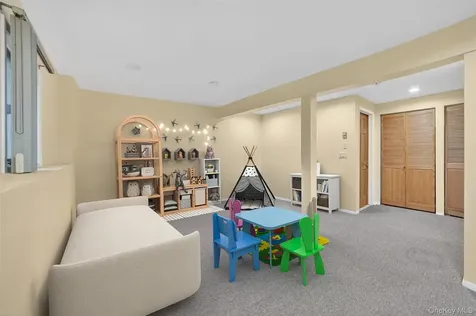 300 Chestnut Court Yorktown Heights NY 10598