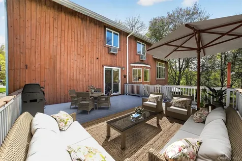 300 Chestnut Court Yorktown Heights NY 10598