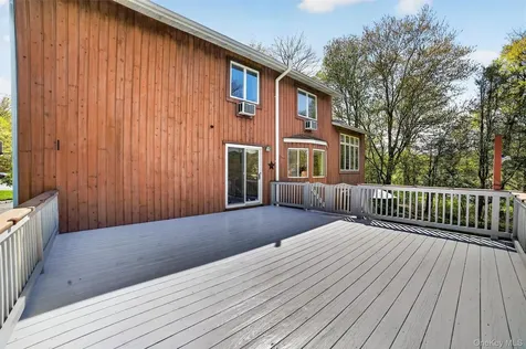 300 Chestnut Court Yorktown Heights NY 10598