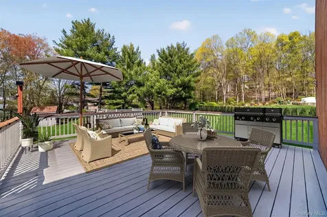 300 Chestnut Court Yorktown Heights NY 10598