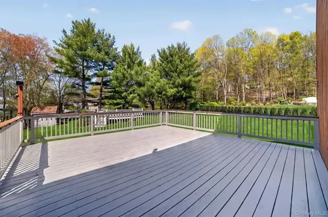 300 Chestnut Court Yorktown Heights NY 10598