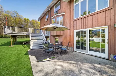 300 Chestnut Court Yorktown Heights NY 10598