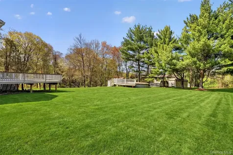 300 Chestnut Court Yorktown Heights NY 10598