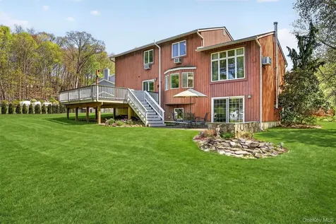 300 Chestnut Court Yorktown Heights NY 10598
