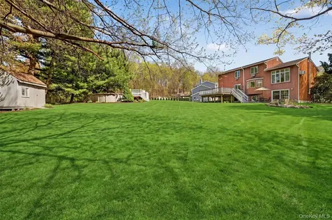 300 Chestnut Court Yorktown Heights NY 10598